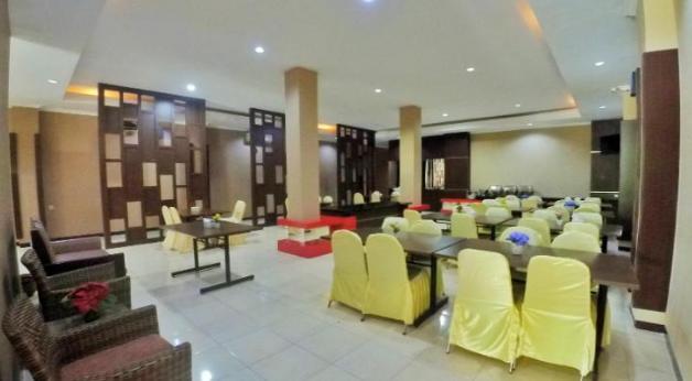 Hotel Pelangi Купанг Екстериор снимка